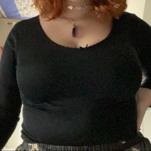 black long sleeve v-neck